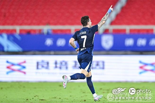 绍尔破门多点开花 武汉三镇大胜青岛海牛