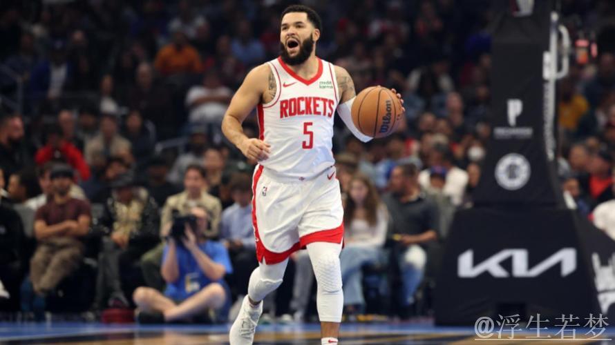 范弗里特接球出手 超远三分精准命中 范弗里特接球出手 超远三分精准命中