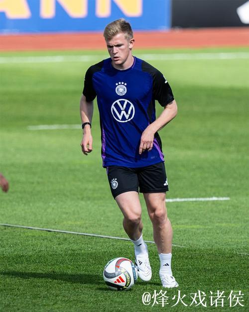 德国足协：各级联赛停摆时间越长 破产俱乐部越多